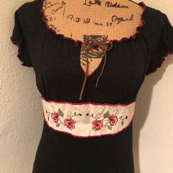 Xhilaration Short Sleeve Black and White Embroidered Top-M - Picture 2 of 16